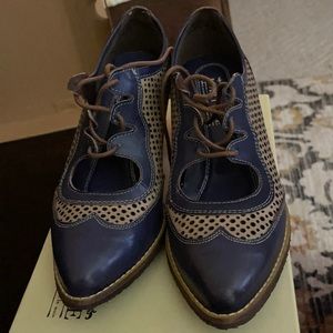 L’Artiste by Spring Step Women's Gabriel Oxford